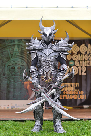 Illustration for article titled Real Man Becomes Walking Horror Inside Skyrim's Daedric Armour